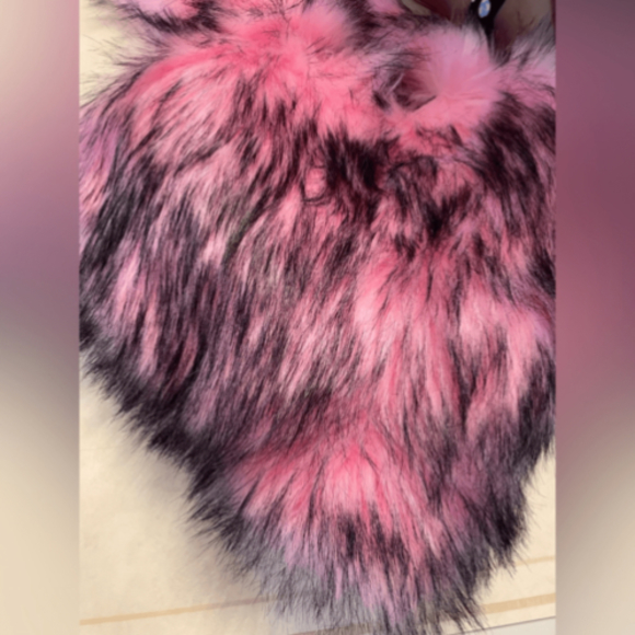 Faux fur Hat with matching Heart Bag - Picture 6 of 17